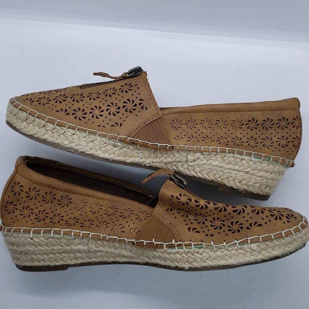 Easy Street Zenon Womens Espadrille Slip On Sneakers Size 8